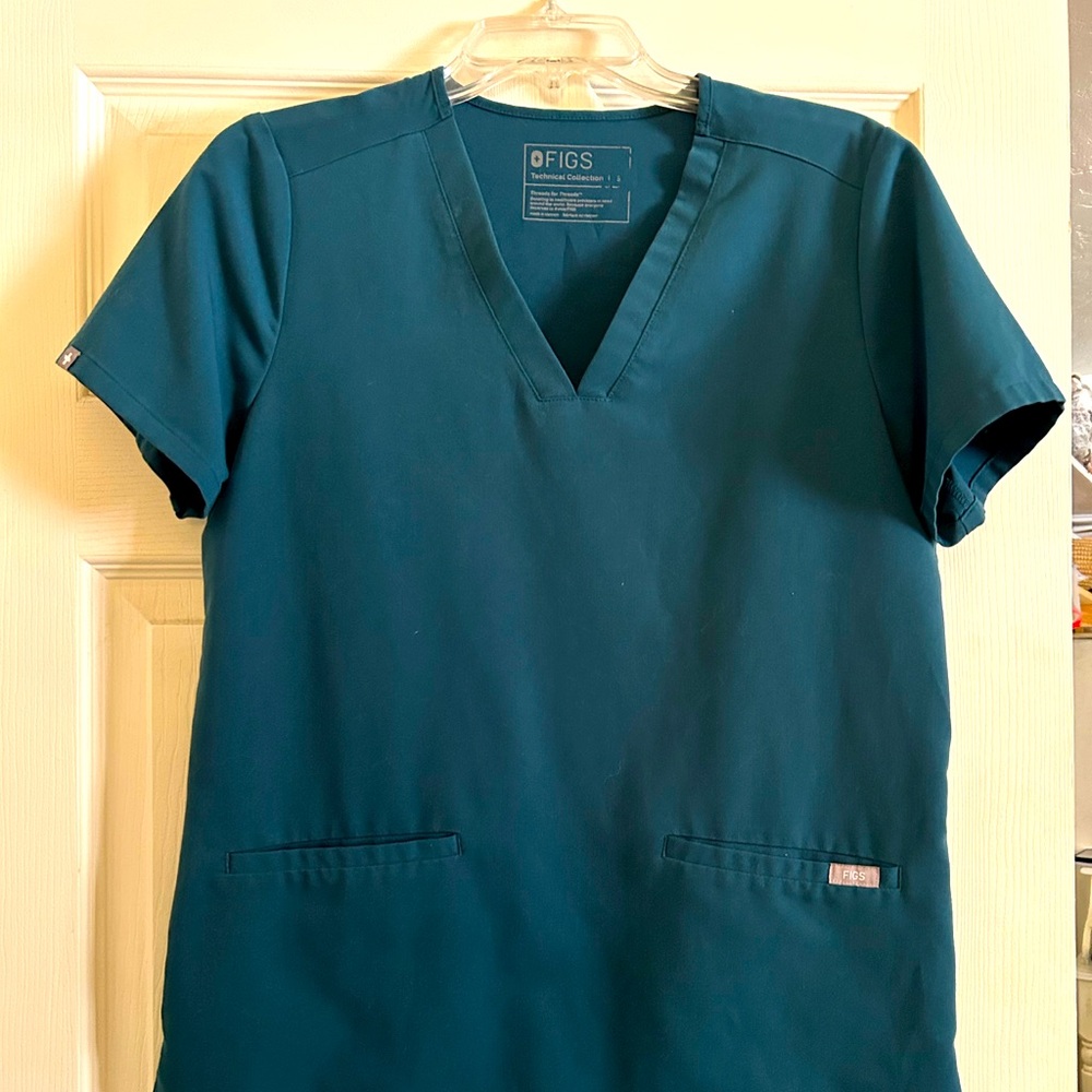 COPY - Figs “Casma” carribean blue top